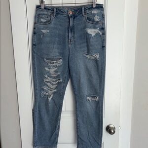 American Eagle 🦅 Distressed stretch mom Jean 10 short